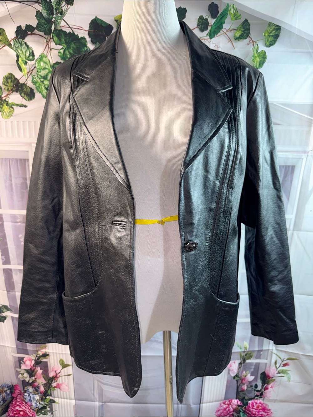 1121- Vintage D&Co Classic Black Leather Blazer Jacket - Women's Tailored Style